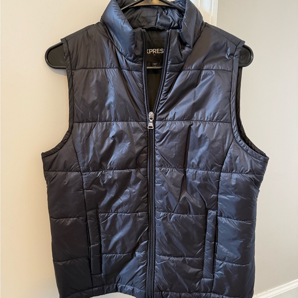 Express Women’s Black Quilted Vest - Picture 1 of 3
